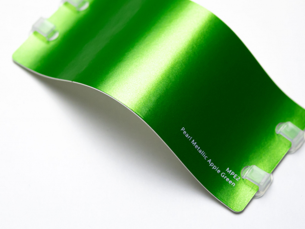 Виниловая плёнка Pearl Metallic Apple Green (жемчужный яблочно-зеленый), MPE2, 1,52×17,5 м
