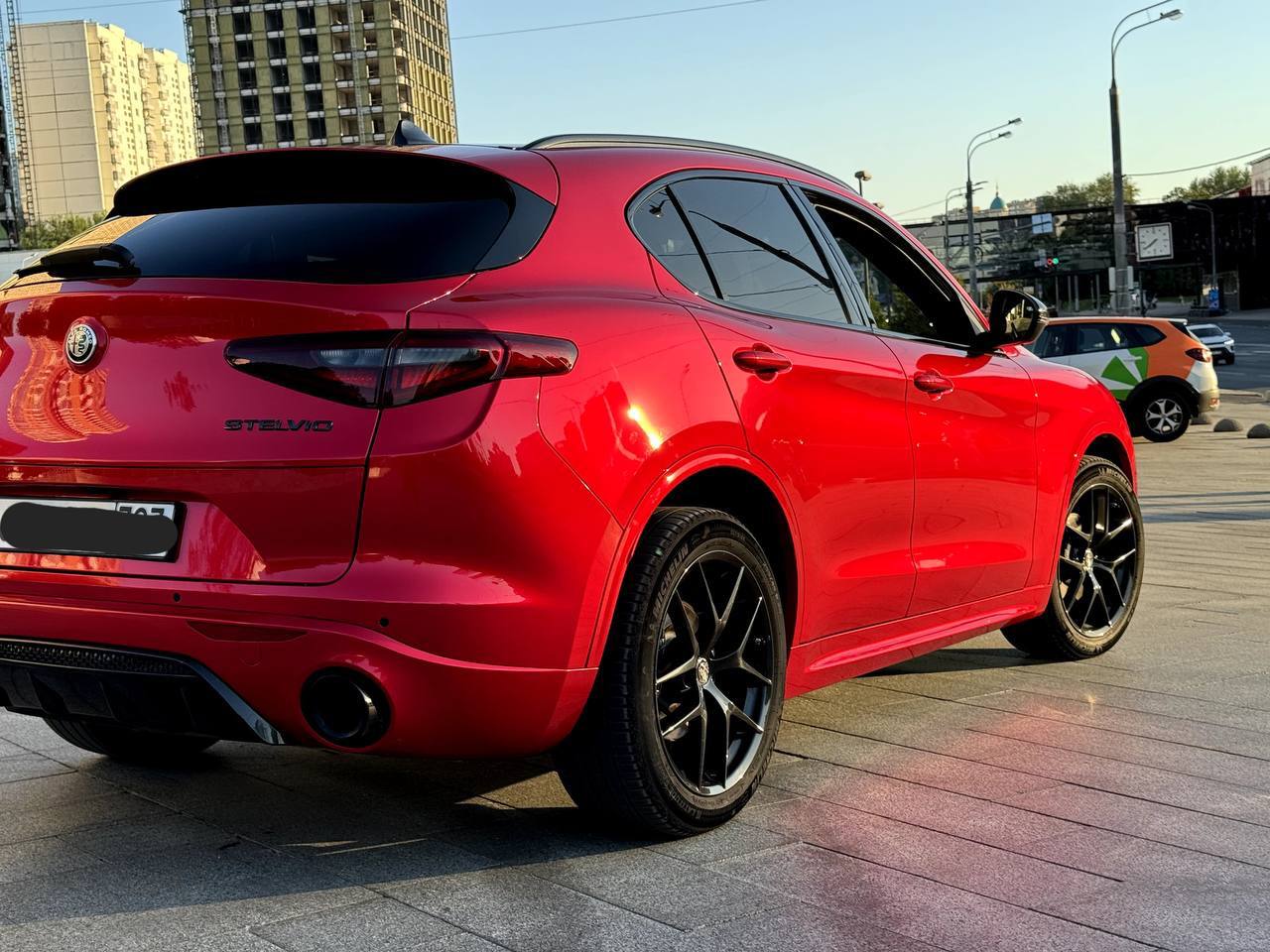 Оклейка Alfa Romeo Stelvio в Sunmax 48 Metal Red PPF