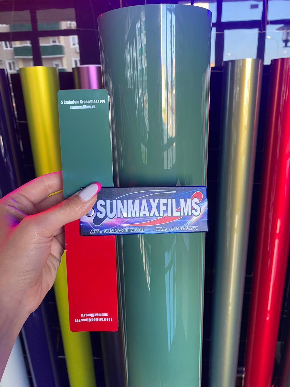 Цветная полиуретановая пленка Sunmax Cadmium Green Gloss PPF