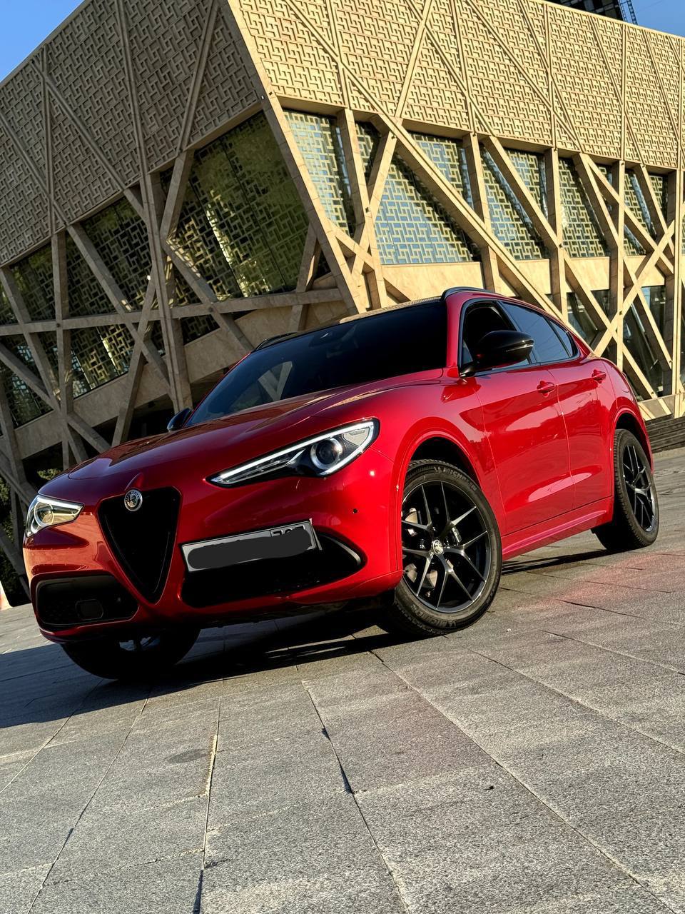 Оклейка Alfa Romeo Stelvio в Sunmax 48 Metal Red PPF