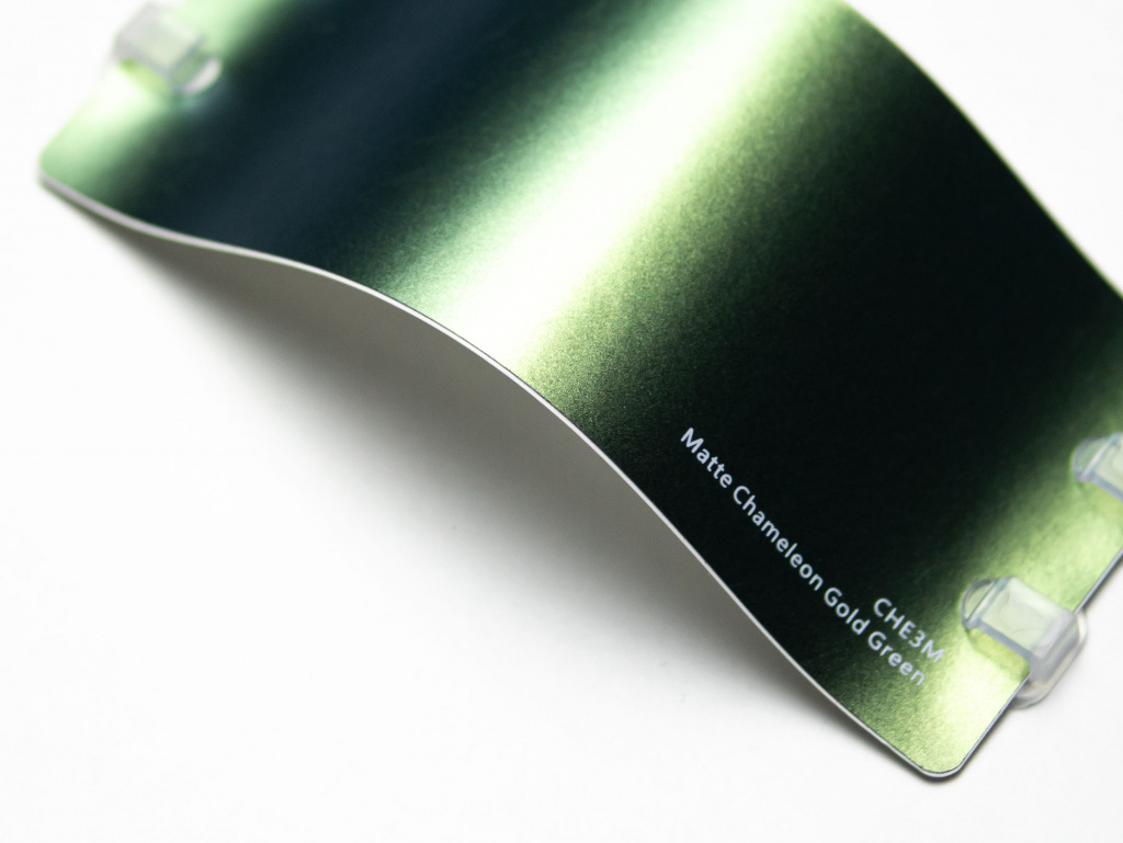 Виниловая плёнка Matte Chameleon Gold Green (хамелеон золотисто-зеленый), CHE3M, 1,52×17,5 м