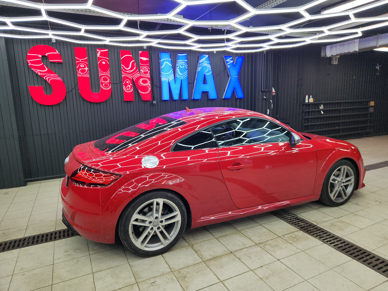 Оклейка Audi TT в прозрачный защитный полиуретан Sunmax PPF глянцевый финиш